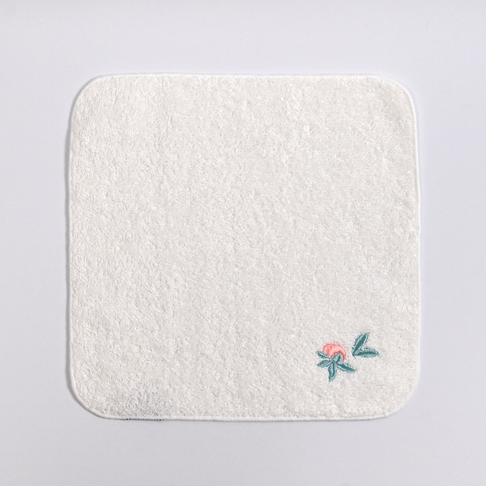 刺繍ハンカチ　板谷波山《葆光彩磁珍果文花瓶》